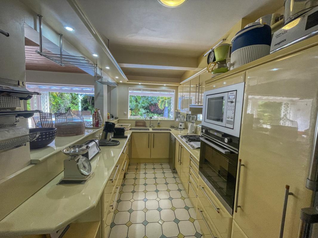 11.Location villa piscine Saint François Guadeloupe_cuisine